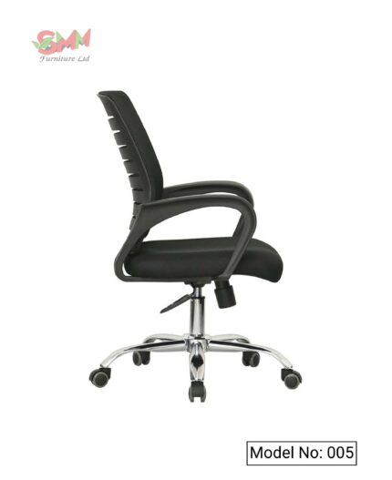 Regal Furniture Swivel Chair Black