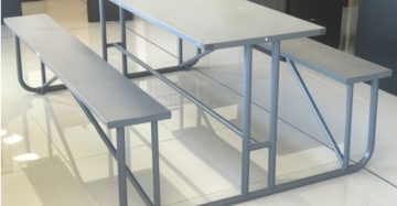 Restaurent-Worker-Canteen-table