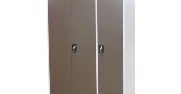 Three-door wardrobe with a lock