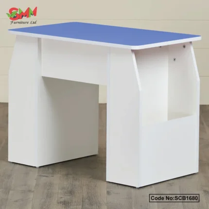 Vintage-Style-Kids-Table-and-Chairs