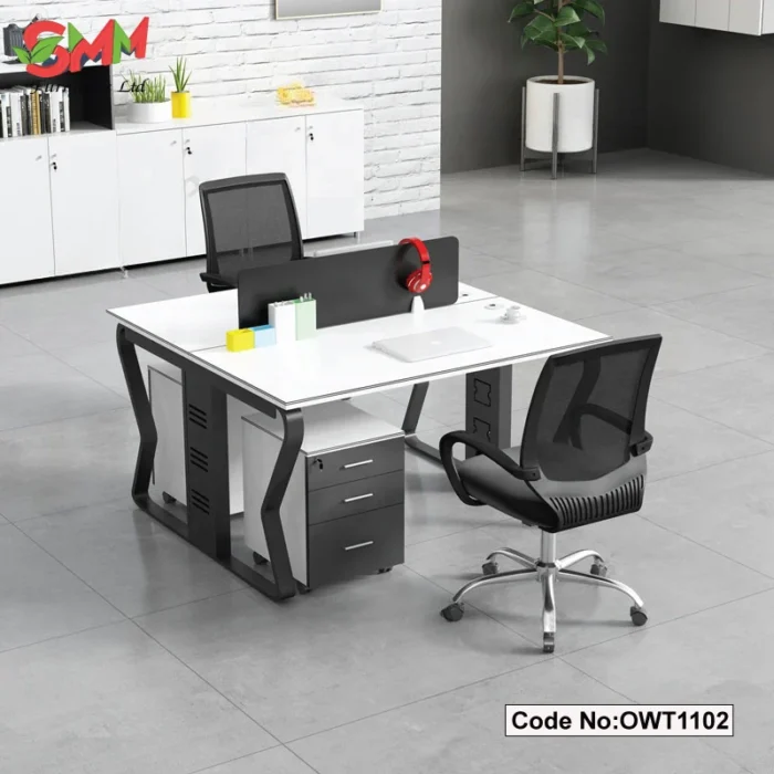 Futuristic-Office-Workstation-Table-Designs-to-Watch