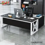 Compact Executive Table for Limited Spaces