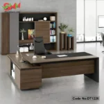 Office-Director-Table-–-Elegant-&-Sturdy